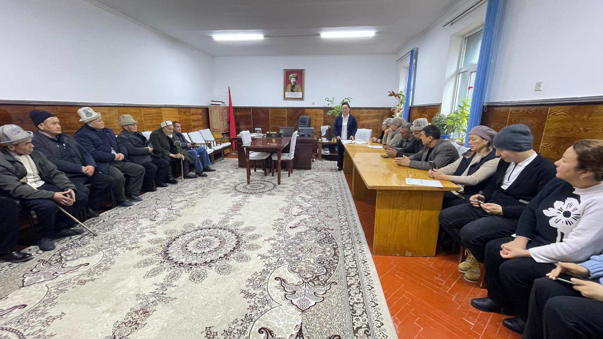 “Кыргыз Республикасынын Президентинин Администрациясынын 2025-жылдын 7-ноябрындагы №24-12172 сандуу катын жетекчиликке жана аткарууга алуу жөнүндө” катына негиз,